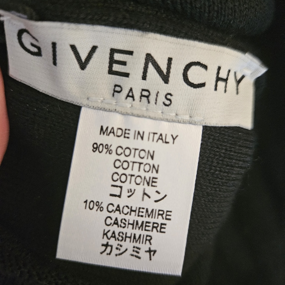 ***sold on vest.collective**Authentic Givency Beanie - Picture 4 of 6
